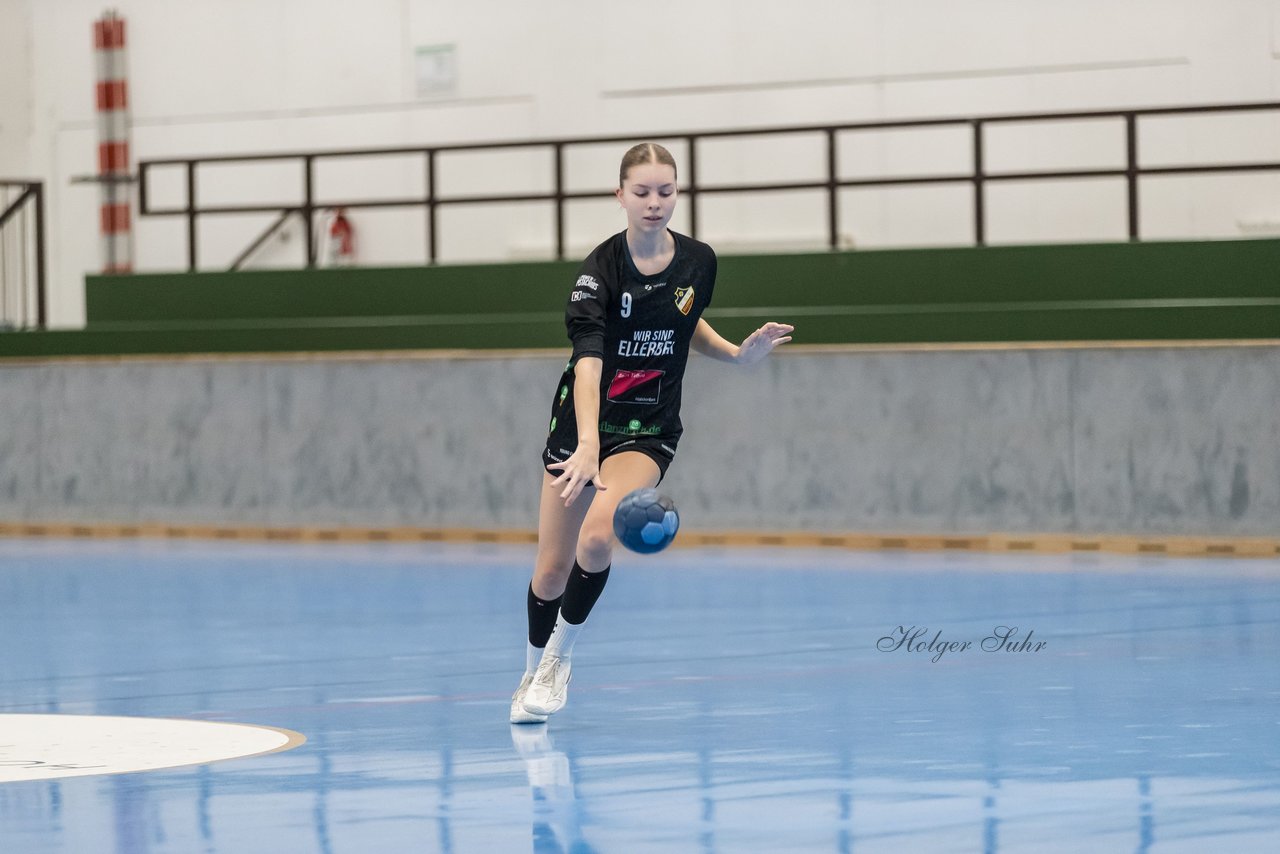 Bild 220 - wBJ TSV Ellerbek - TSV Uetersen : Ergebnis: 15:10